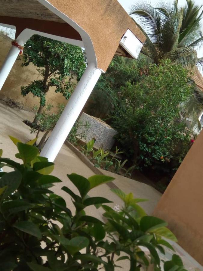 Chez Coumba Et Daniel Bed & Breakfast Saly Portudal Ngoại thất bức ảnh