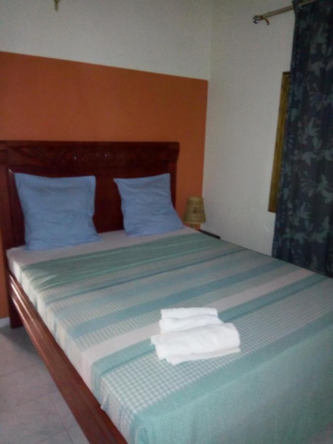 Chez Coumba Et Daniel Bed & Breakfast Saly Portudal Ngoại thất bức ảnh