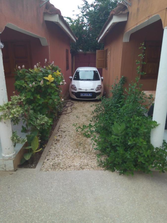 Chez Coumba Et Daniel Bed & Breakfast Saly Portudal Ngoại thất bức ảnh