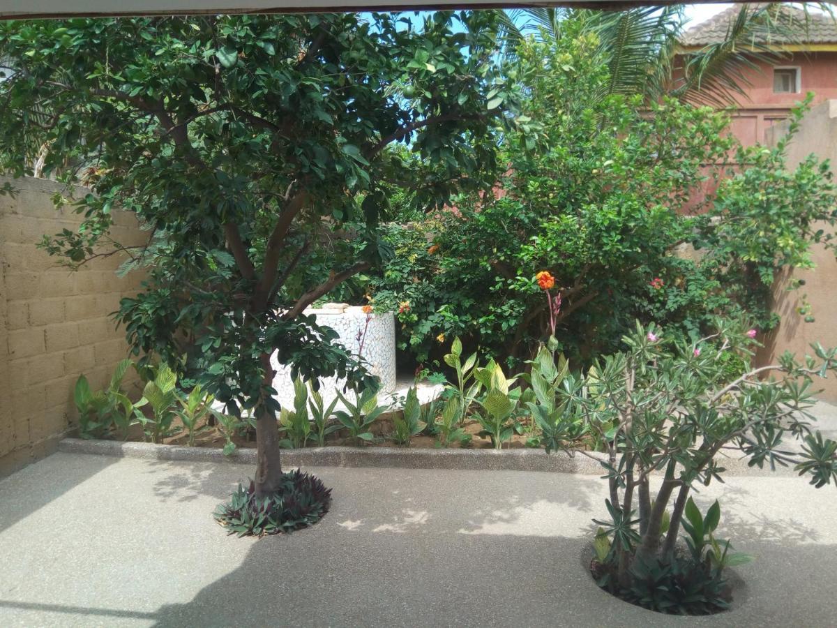 Chez Coumba Et Daniel Bed & Breakfast Saly Portudal Ngoại thất bức ảnh
