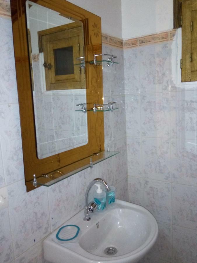 Chez Coumba Et Daniel Bed & Breakfast Saly Portudal Ngoại thất bức ảnh