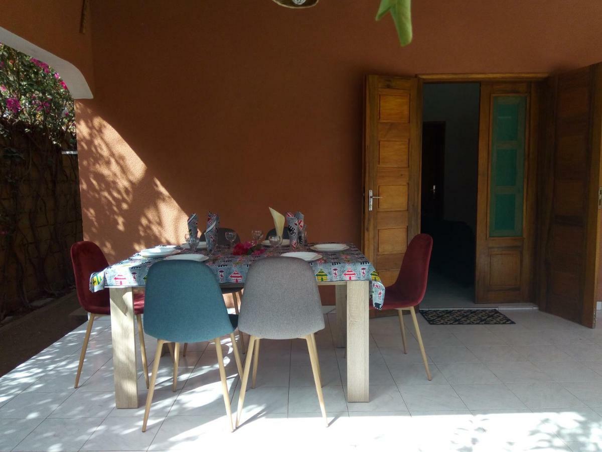 Chez Coumba Et Daniel Bed & Breakfast Saly Portudal Ngoại thất bức ảnh