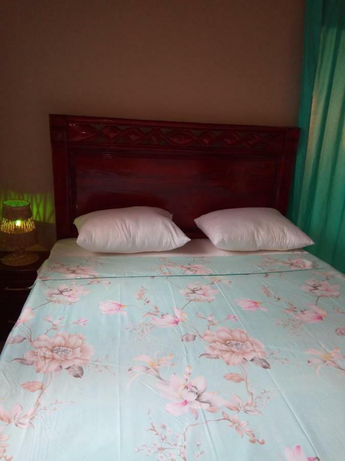 Chez Coumba Et Daniel Bed & Breakfast Saly Portudal Ngoại thất bức ảnh
