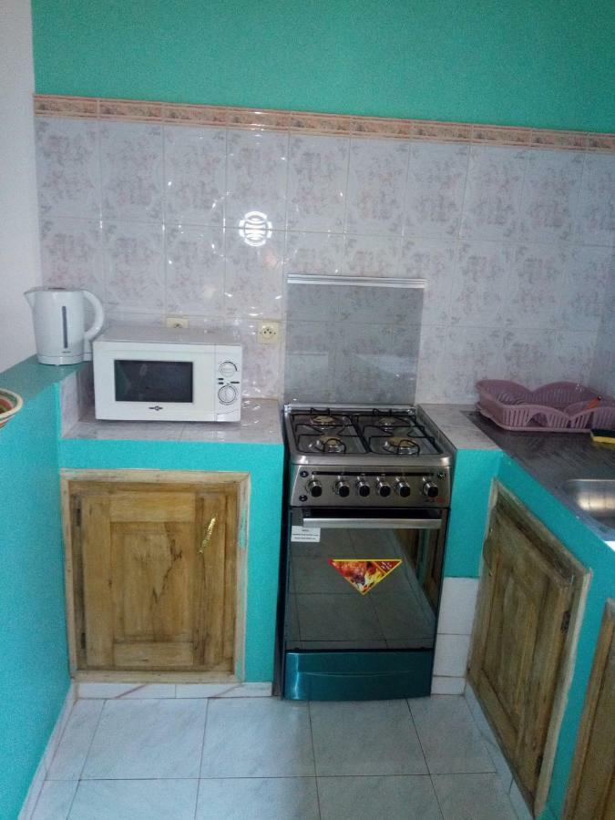 Chez Coumba Et Daniel Bed & Breakfast Saly Portudal Ngoại thất bức ảnh