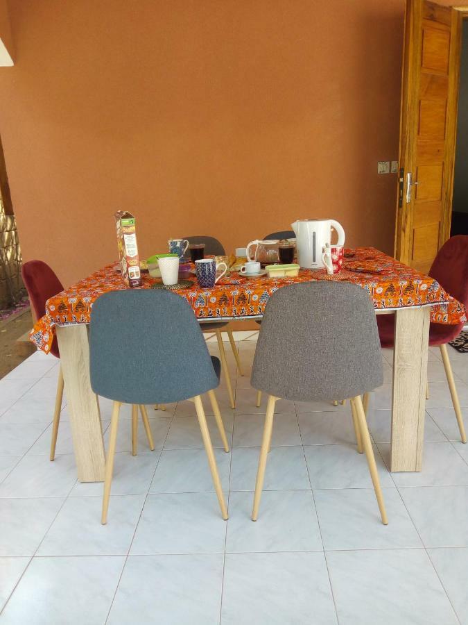 Chez Coumba Et Daniel Bed & Breakfast Saly Portudal Ngoại thất bức ảnh