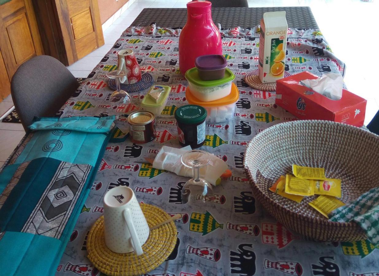 Chez Coumba Et Daniel Bed & Breakfast Saly Portudal Ngoại thất bức ảnh